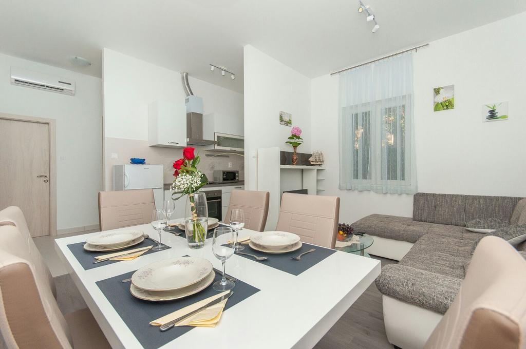 Tanja Apartment Omis Exterior photo